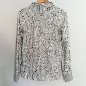 Lululemon Lightened Up Pullover Rain Jacket Silver Spoon/Ambient Grey Size 6